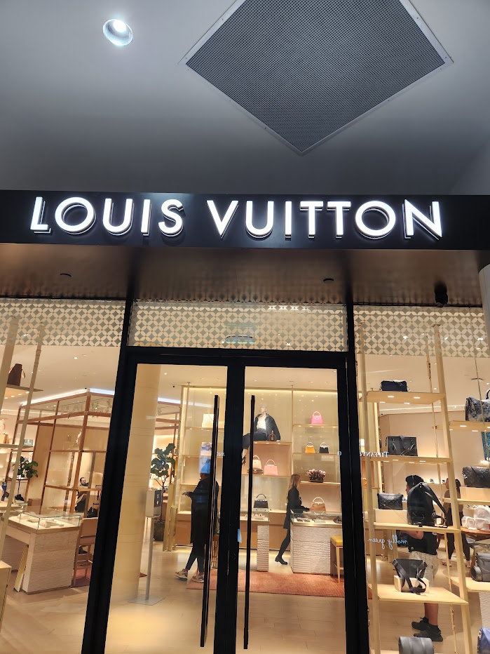 Louis Vuitton storefront at Green Hills Mall Nashville